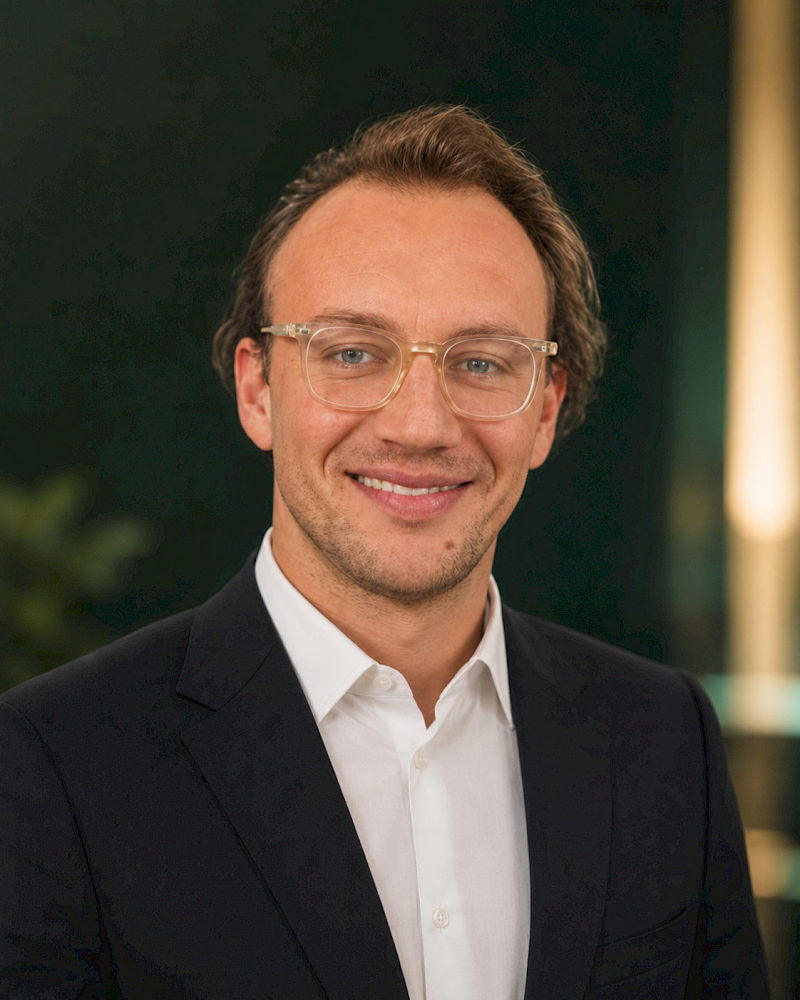 Maximilian-Friedrich Böntert, Chief Sales Officer